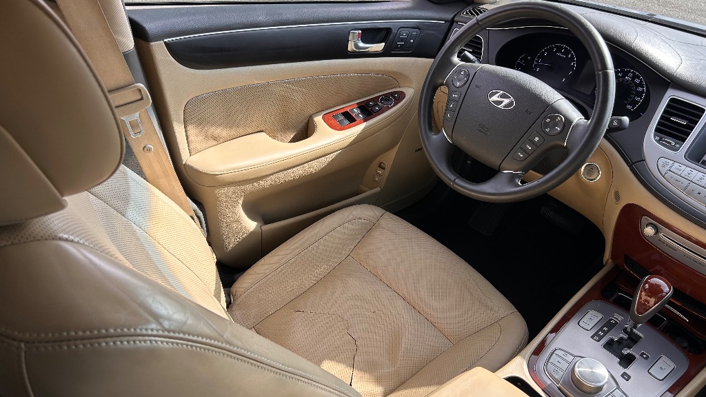 2012 Hyundai Genesis 3.8 - Photo 28
