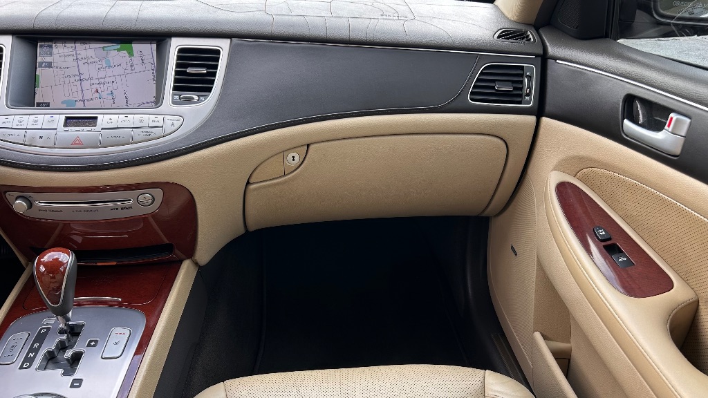 2012 Hyundai Genesis 3.8 - Photo 30
