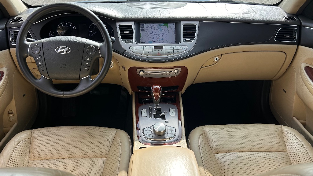 2012 Hyundai Genesis 3.8 - Photo 24