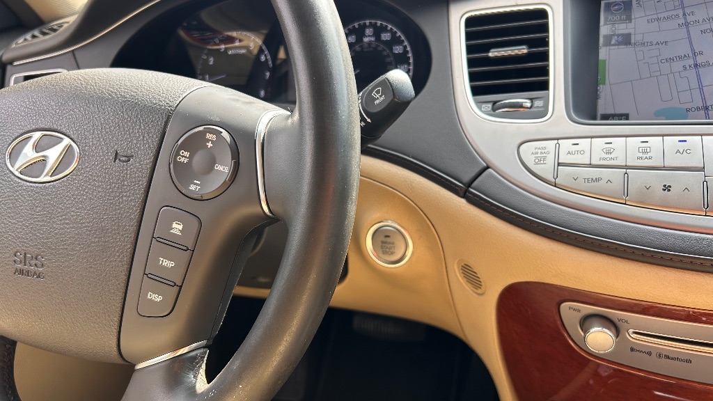 2012 Hyundai Genesis 3.8 - Photo 32