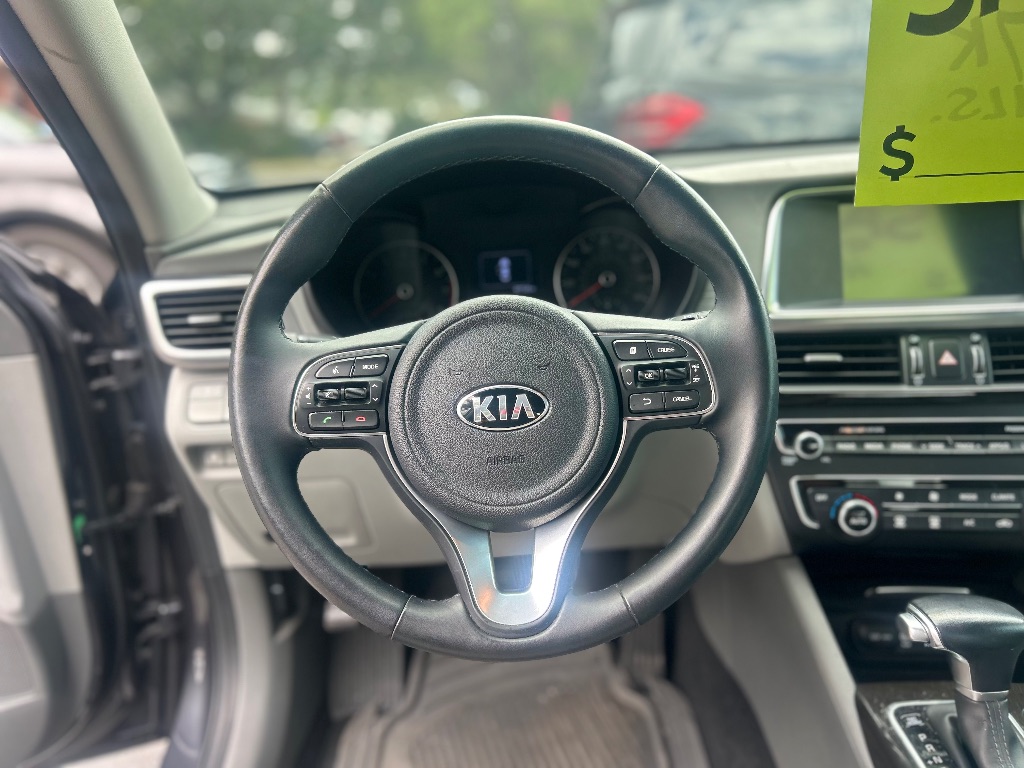 2017 Kia Optima EX - Photo 11