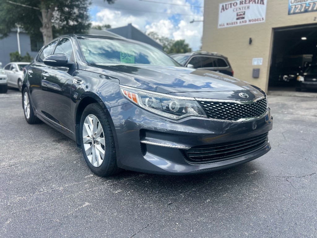 2017 Kia Optima EX - Photo 7