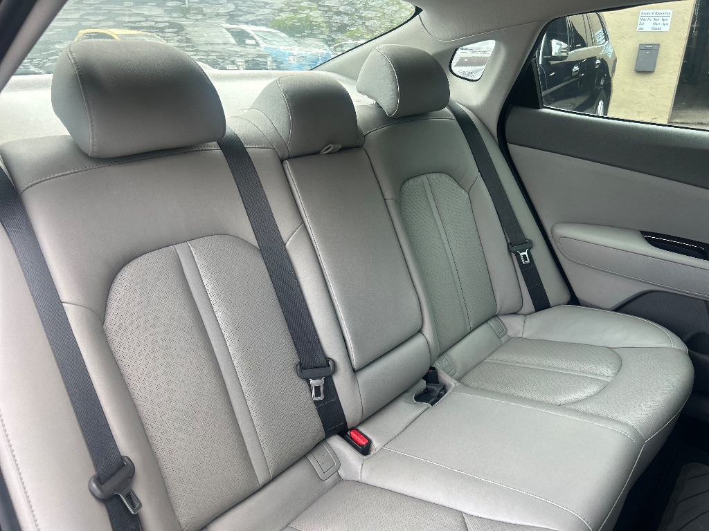 2017 Kia Optima EX - Photo 22